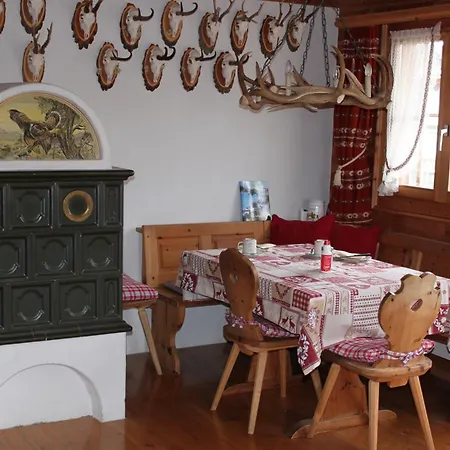 Alojamento de Acomodação e Pequeno-almoço Haus Im Davos