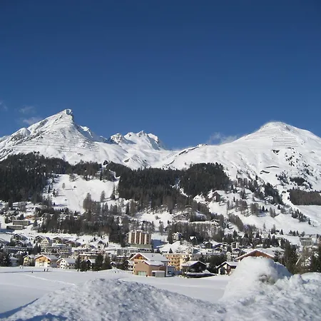 Alojamento de Acomodação e Pequeno-almoço Haus Im Davos