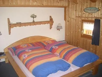 Bed and breakfast Haus Im 4*
